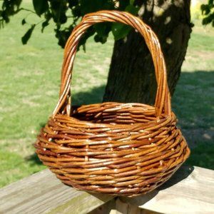 Williamsburg Pottery Grapevine Basket